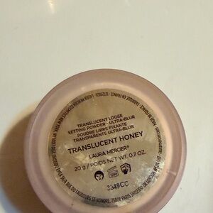 Laura Mercier Translucent Honey Setting Powder